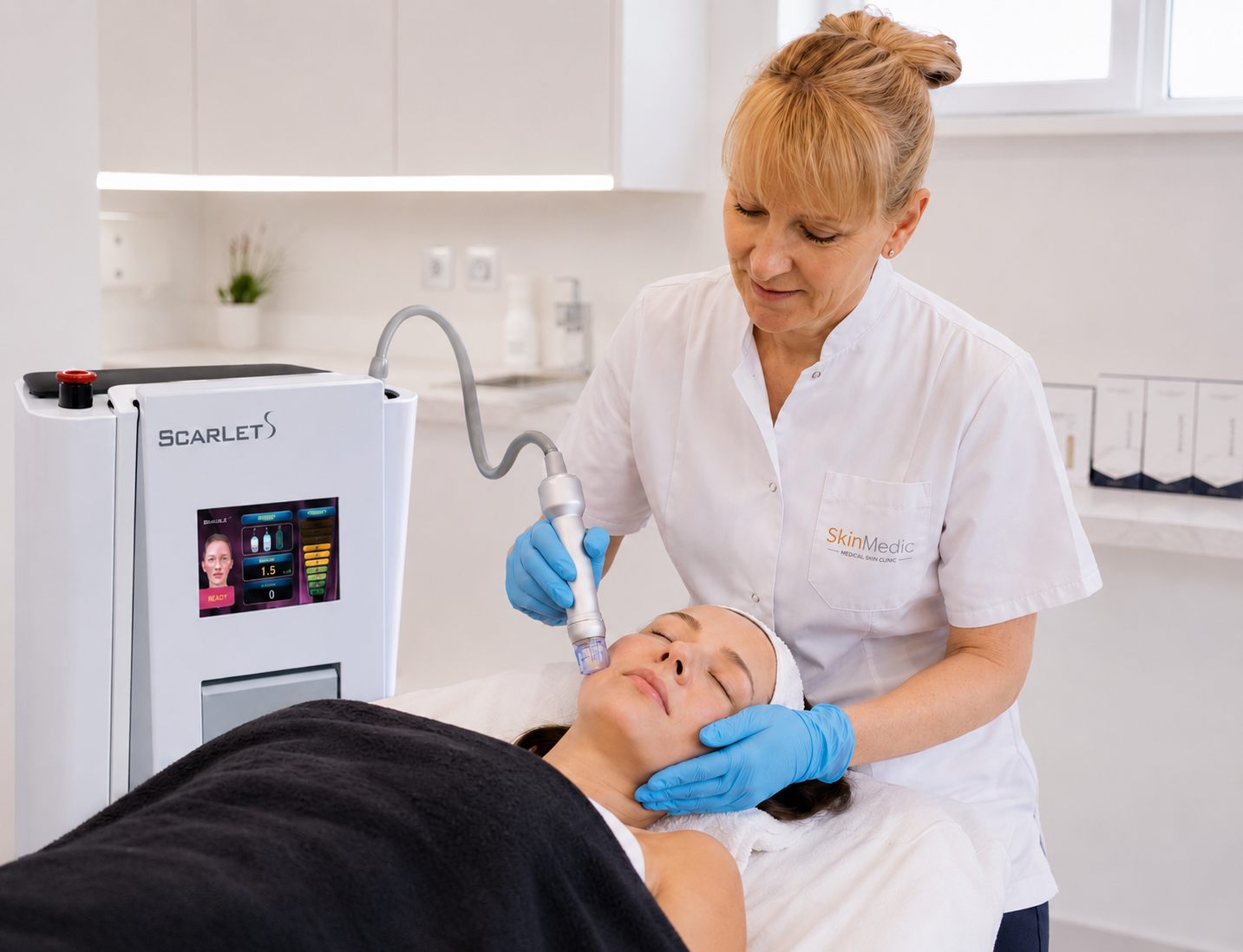 Scarlet Microneedling RF - Skin Medic